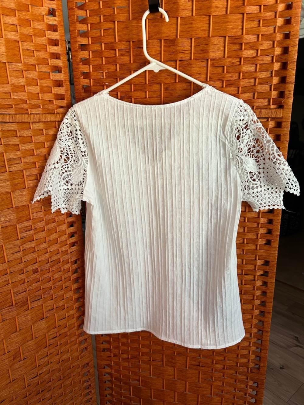 Beautiful polyester blouse - Picture 6 of 6